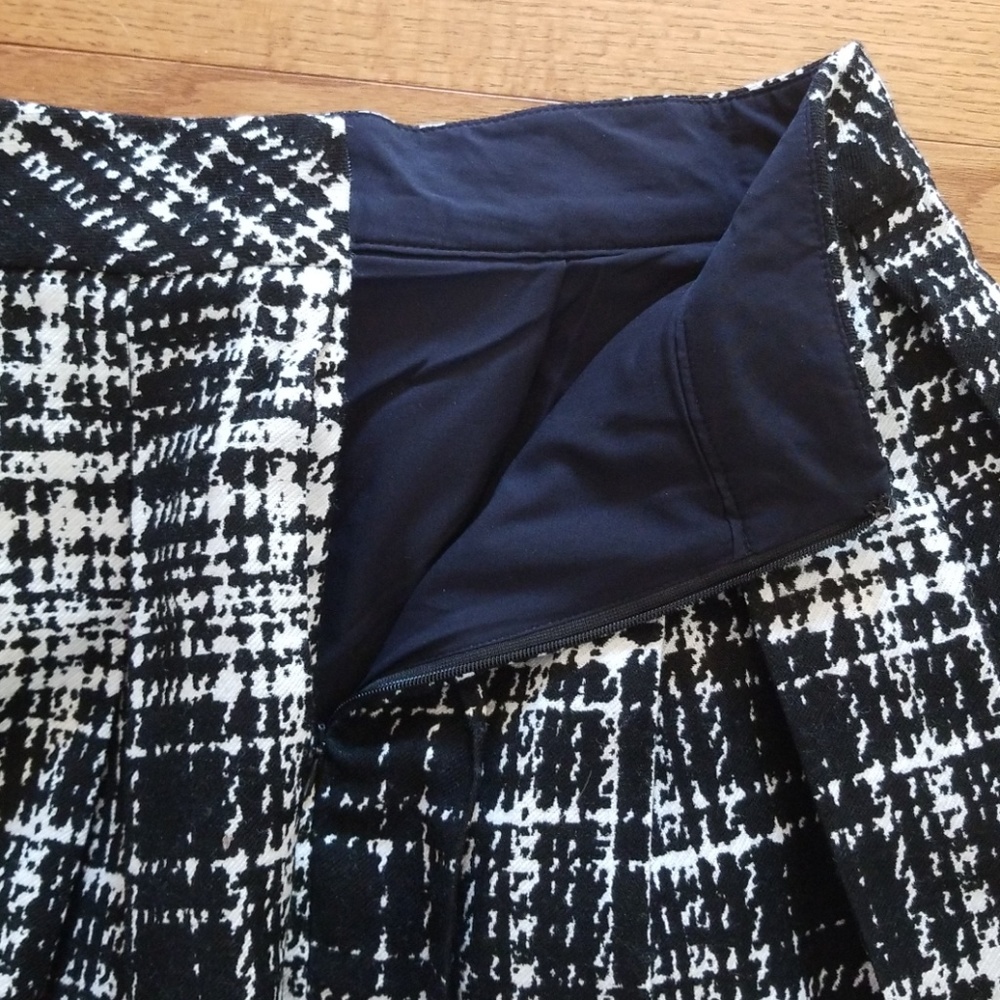Skirt - Picture 3 of 4